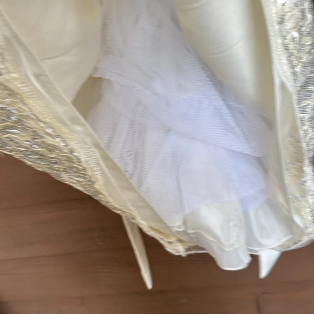 American Princess White and Silver Formal Dress size 7